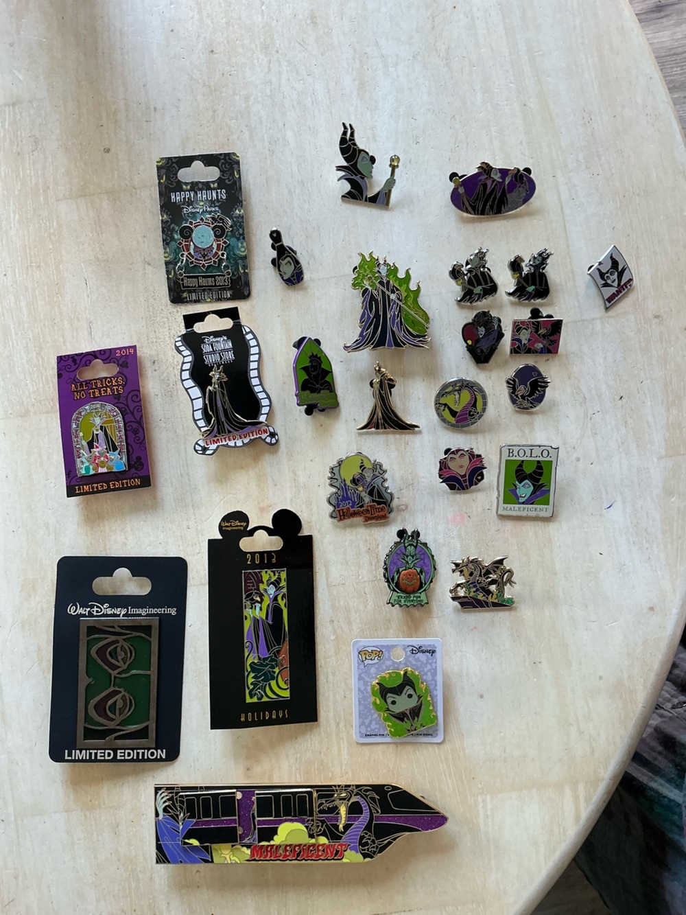Maleficent Disney pin collection, 🎃 Halloween
